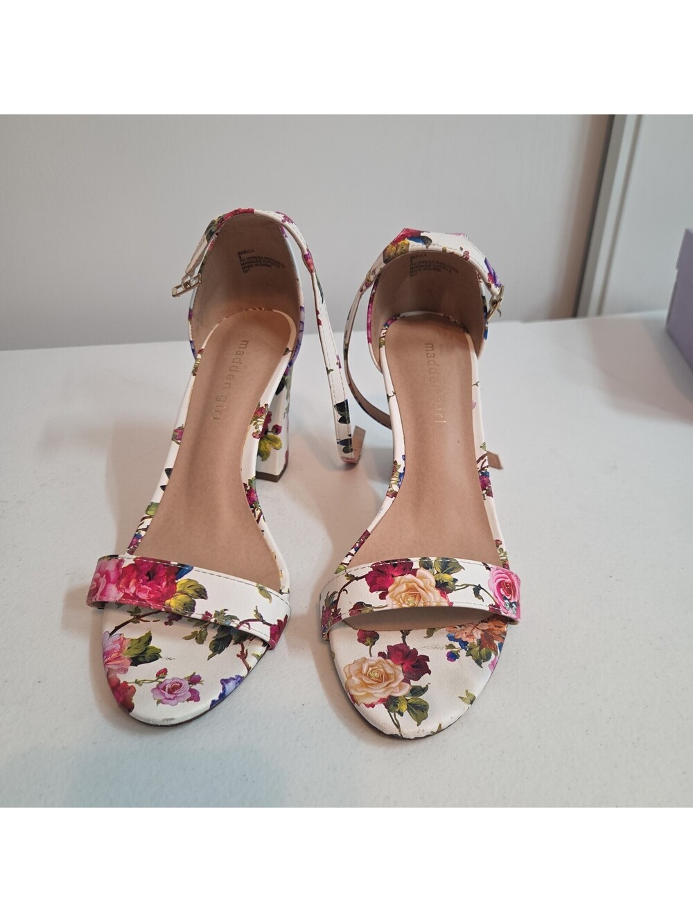 women's Madden Girl "Beella" White Floral Print Block Heels size 9